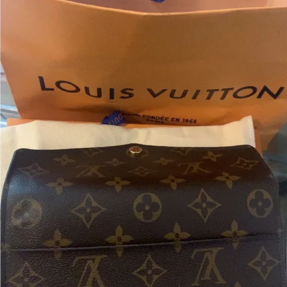 Louis Vuitton Sarah wallet.